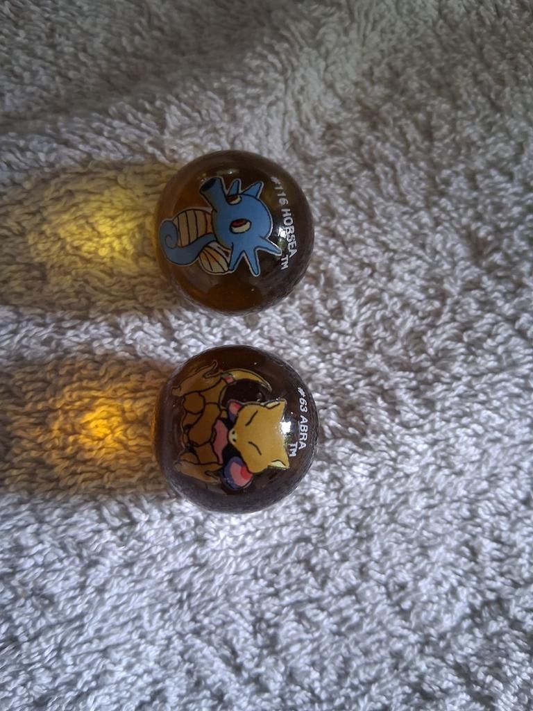 2 knikkers pokemon, Ophalen of Verzenden