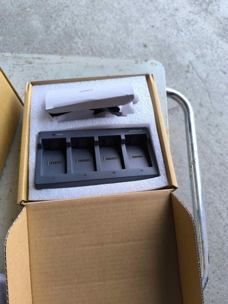 Unitech H680 batterij met vier sleuven, Ophalen, Nieuw, Gereedschap of Accessoires