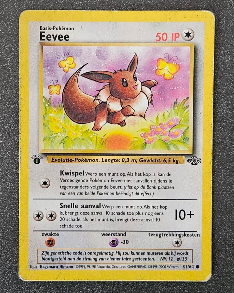 Pokémon Eevee Eerste Editie 51/64, Hobby en Vrije tijd, Verzamelkaartspellen | Pokémon, Ophalen of Verzenden, Zo goed als nieuw