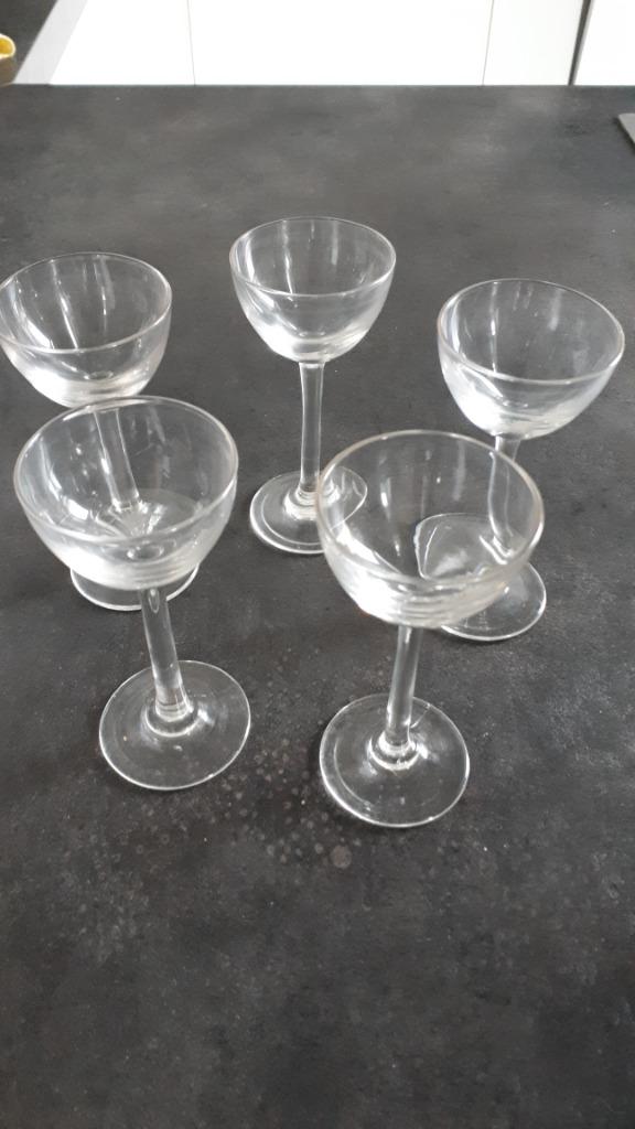5 petits verres sur pied liqueur, Enlèvement ou Envoi