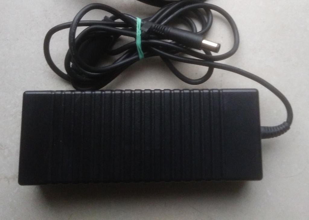 HP Hewlett-Packard Compaq adapter lader 135 W, 19,0 V, 7,1 A, Ophalen of Verzenden, Zo goed als nieuw, HP
