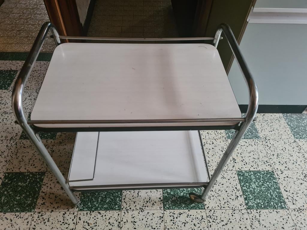 Ancienne déserte de table, Enlèvement, Utilisé