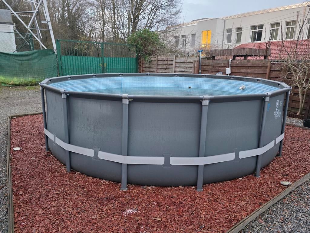 Piscine Ultra Frame avec filtre à sable Ø 5,49 x 1,32 m INTE, Enlèvement