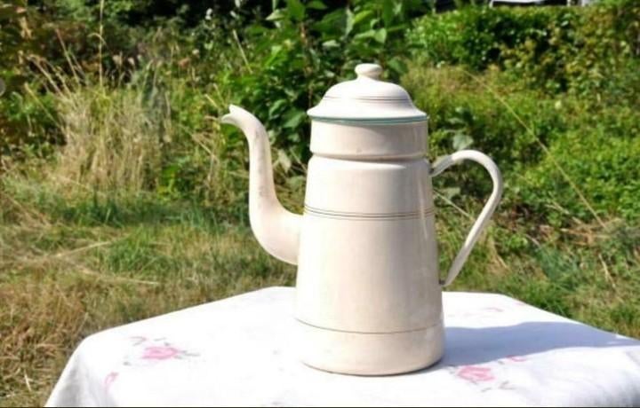 § cafetière tole emaillée 3ligne dorée, Enlèvement ou Envoi
