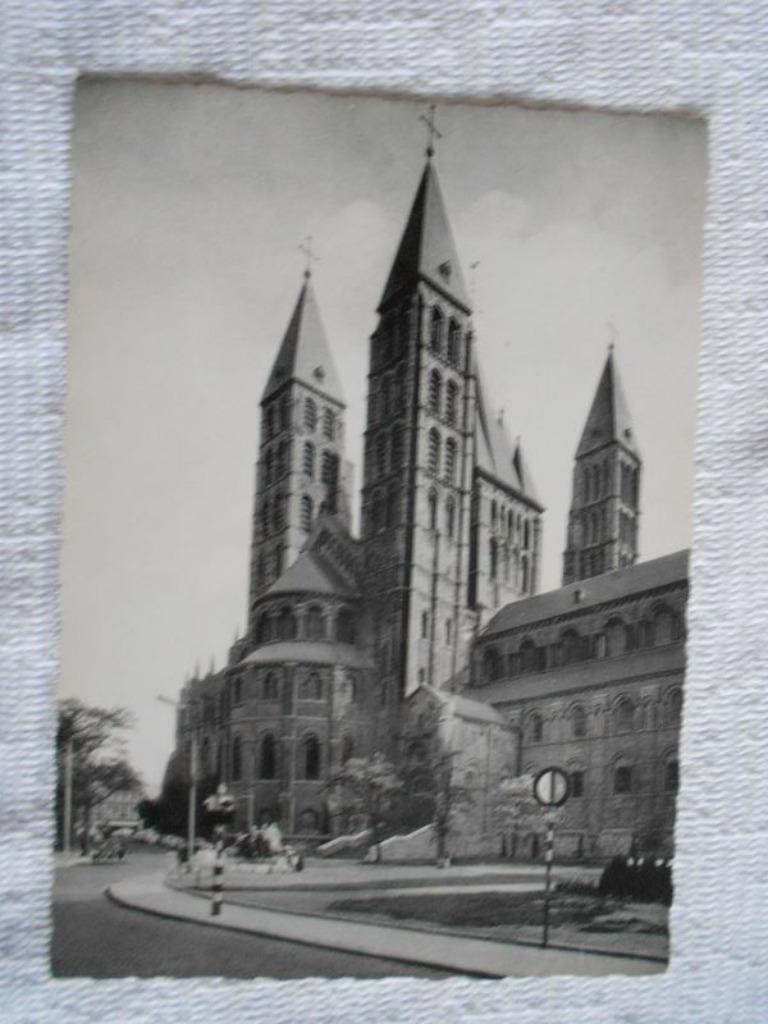 2 ansichtkaarten van Doornik, Ophalen of Verzenden, 1940 tot 1960, Ongelopen, Henegouwen
