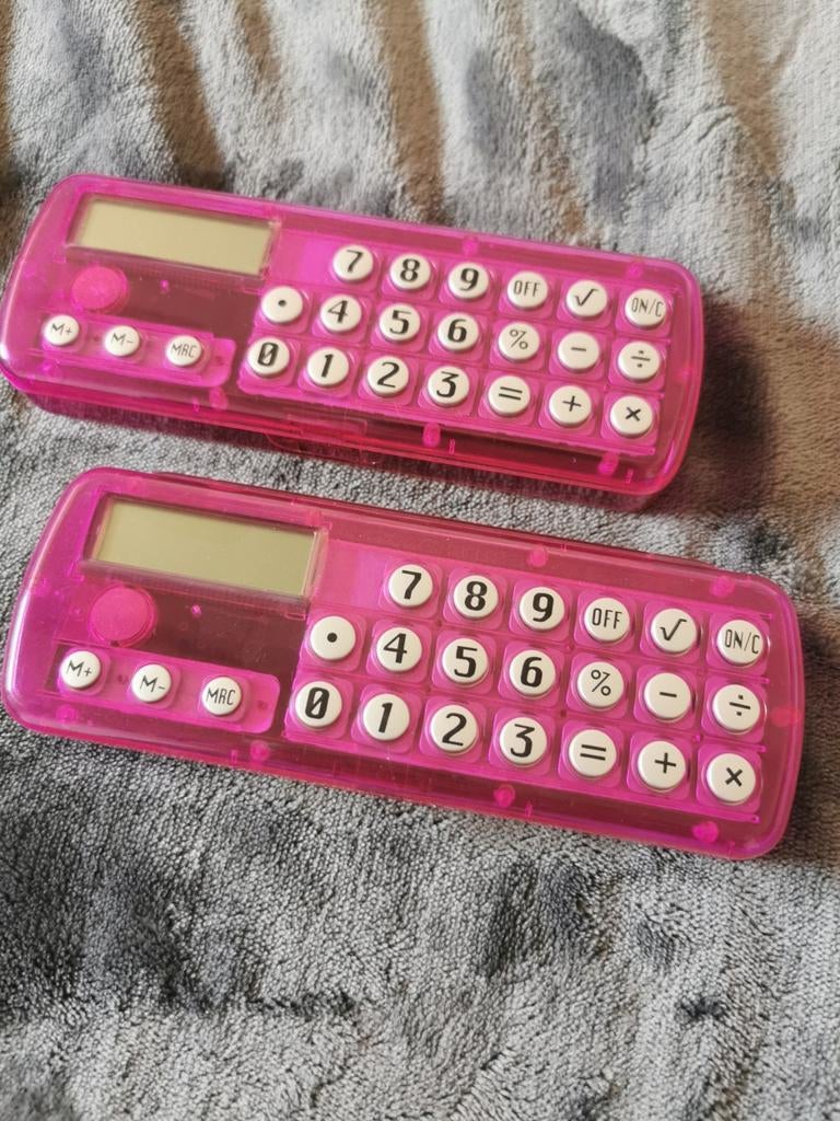 2 nieuwe potlood doosjes met ingewerkte rekenmachine, Diversen, Schoolbenodigdheden, Ophalen of Verzenden, Nieuw