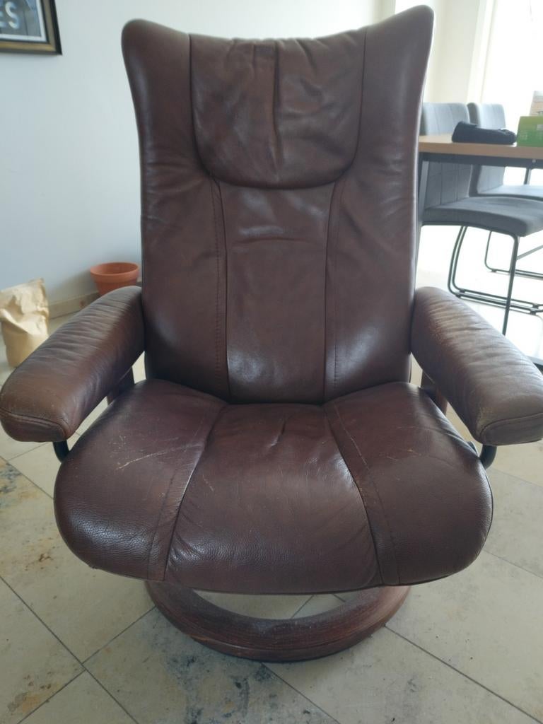 Stressless zetel 2 stuks + 1 poef, Ophalen, Gebruikt