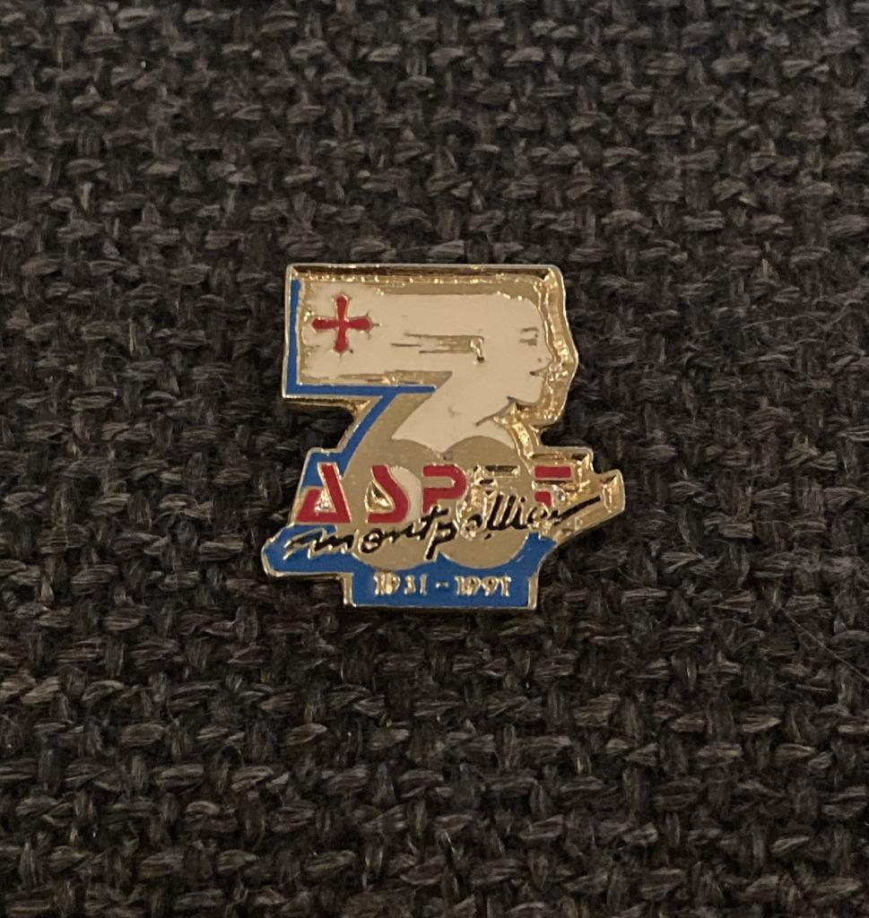 PIN - MONTPELLIER - FRANCE - FRANKRIJK, Envoi, Utilisé, Ville ou Campagne, Insigne ou Pin's