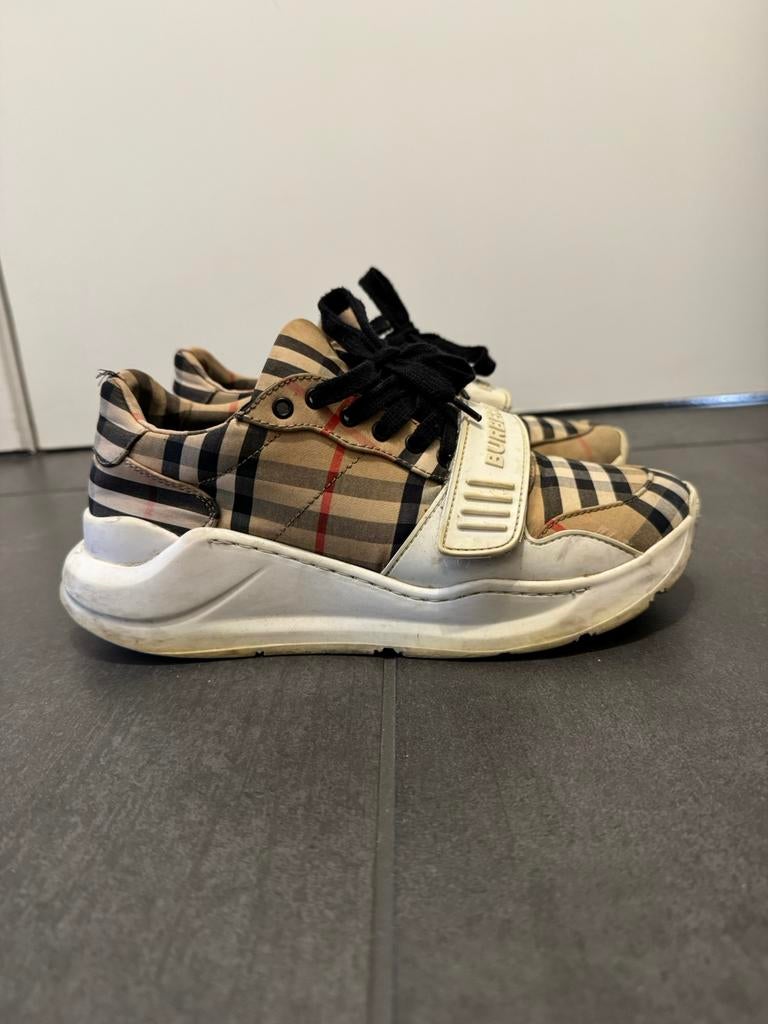 Burberry sneakers dames, Kleding | Dames, Schoenen, Ophalen of Verzenden, Zo goed als nieuw, Sneakers