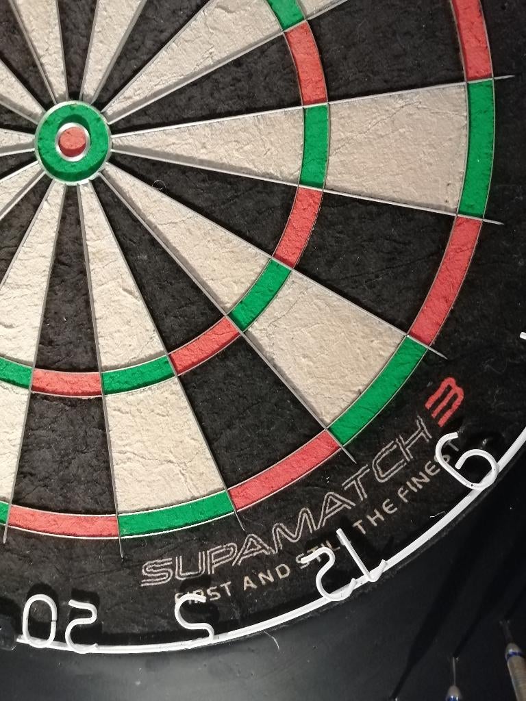 dartsbord +pijlen+ surround, Enlèvement, Comme neuf, Cible de fléchettes avec fléchettes