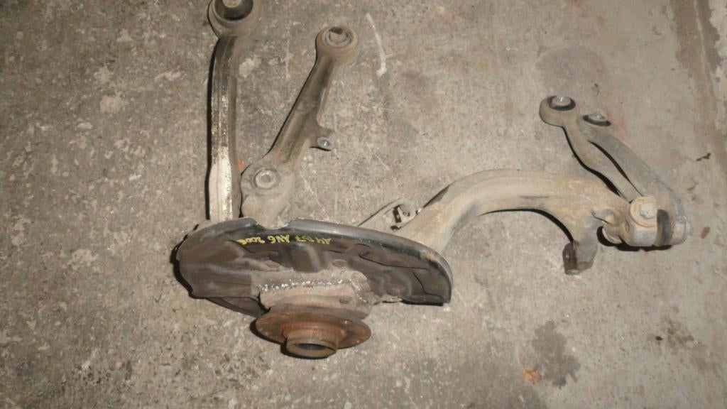 A vendre Fusée d'essieu + moyeu avant gauche Audi A4 B7, Enlèvement, Utilisé, Audi