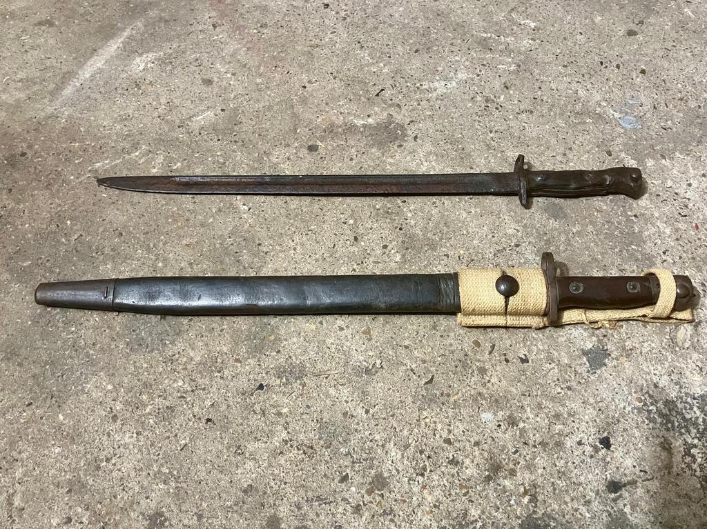 Lee Enfield WOI bajonetten, Ophalen