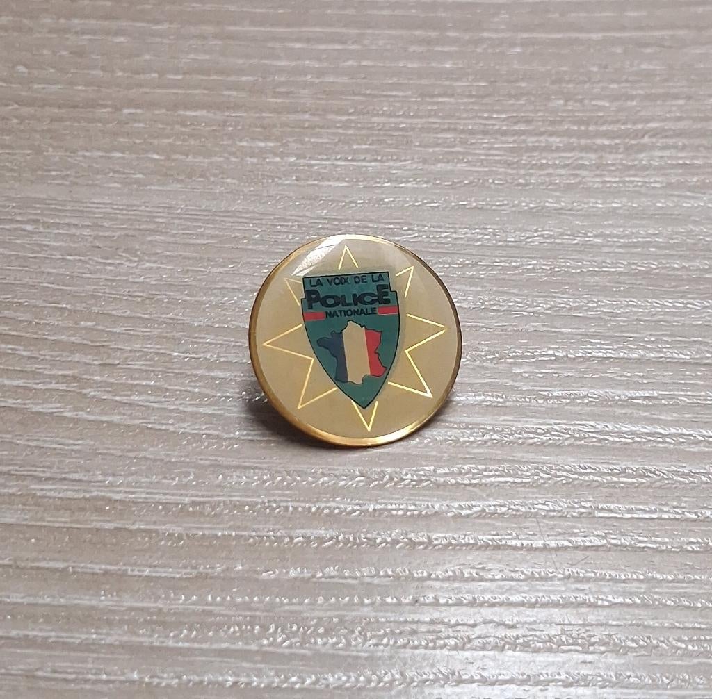 PIN - POLICE NATIONALE - FRANCE - POLITIE - FRANKRIJK, Ophalen of Verzenden, Gebruikt, Overige onderwerpen, Speldje of Pin