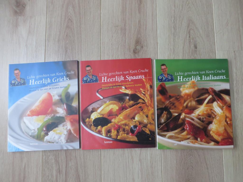 3 boeken Lichte gerechten van Koen Crucke, Ophalen of Verzenden, Nieuw, Lannoo