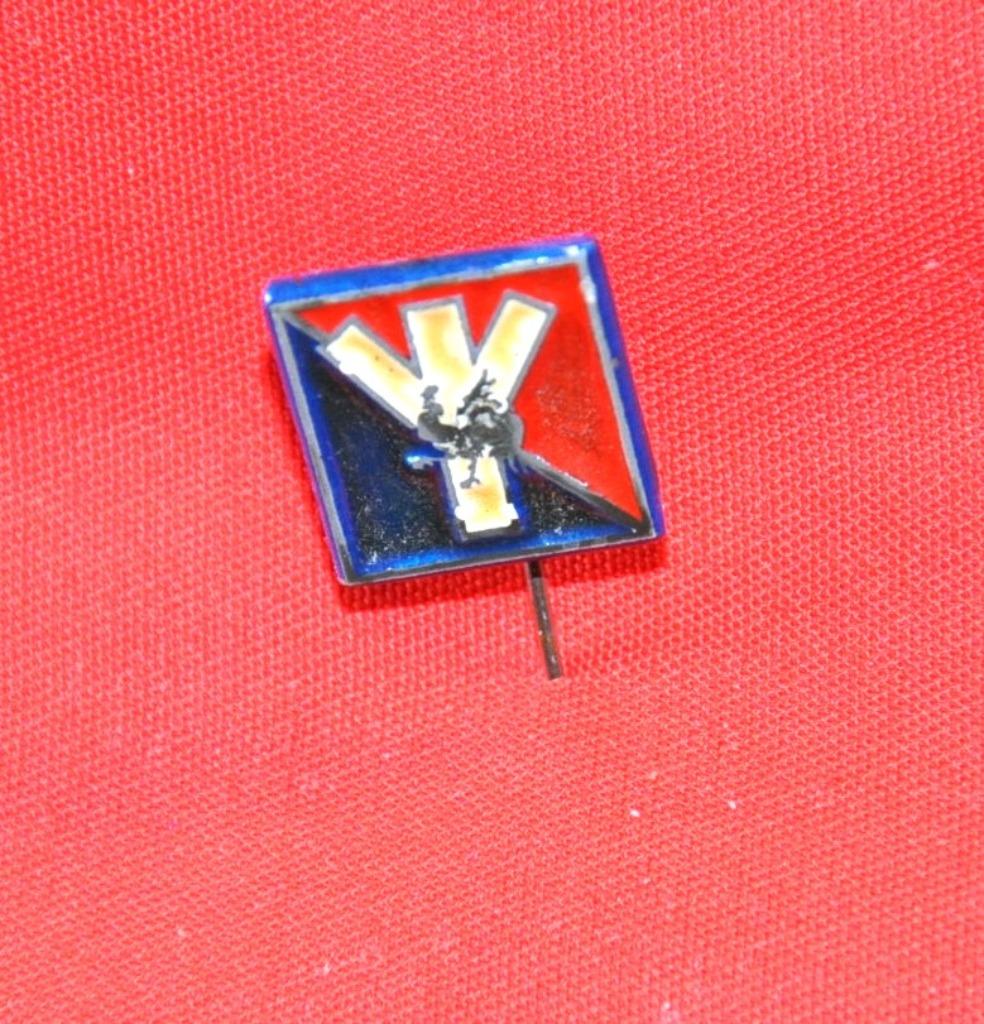 epinglette ecusson (8), Verzamelen, Ophalen of Verzenden, Overige soorten, Overige typen