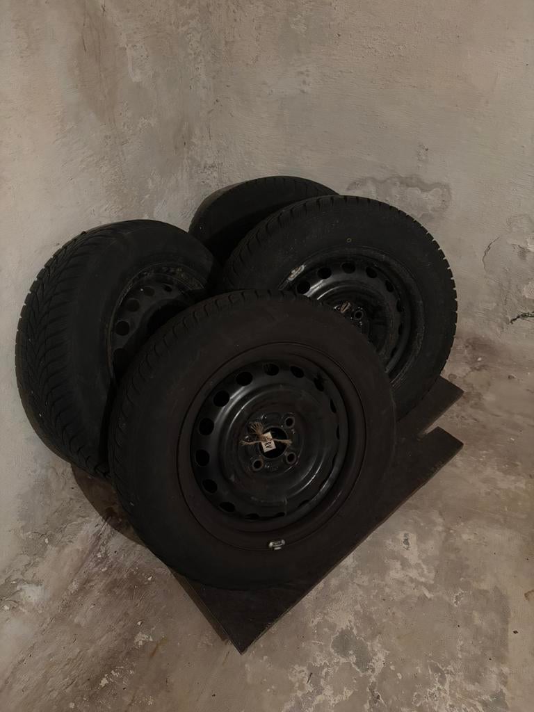 Stalen velg 165/70/R14 met winterbanden, Ophalen, Gebruikt