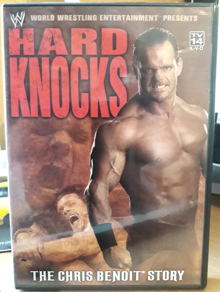 DVD WWE Hard Knocks : The Chris Benoit Story (RARE), Enlèvement ou Envoi, Coffret, Comme neuf, Sport de combat