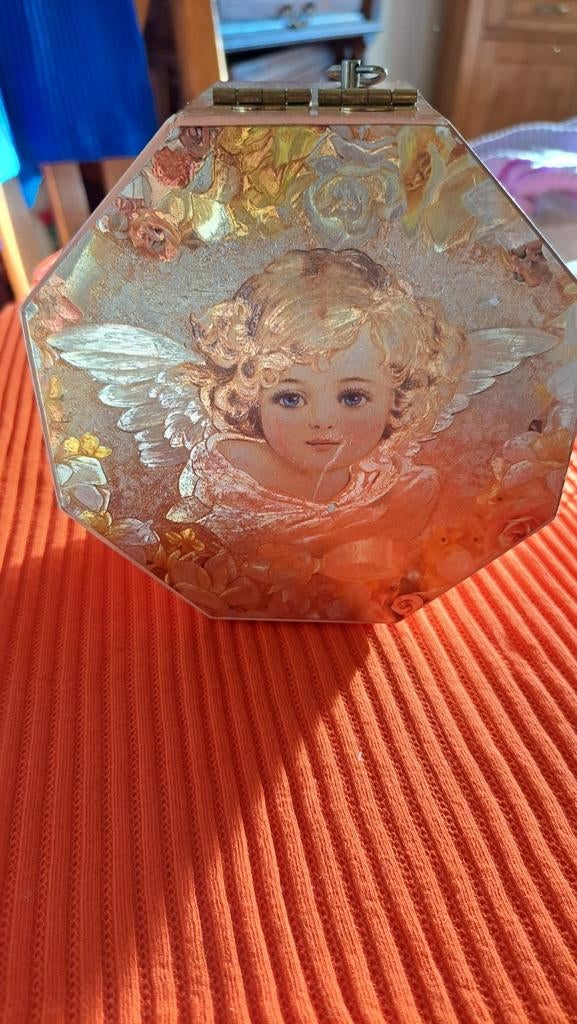 Boîte à bijoux, Enlèvement