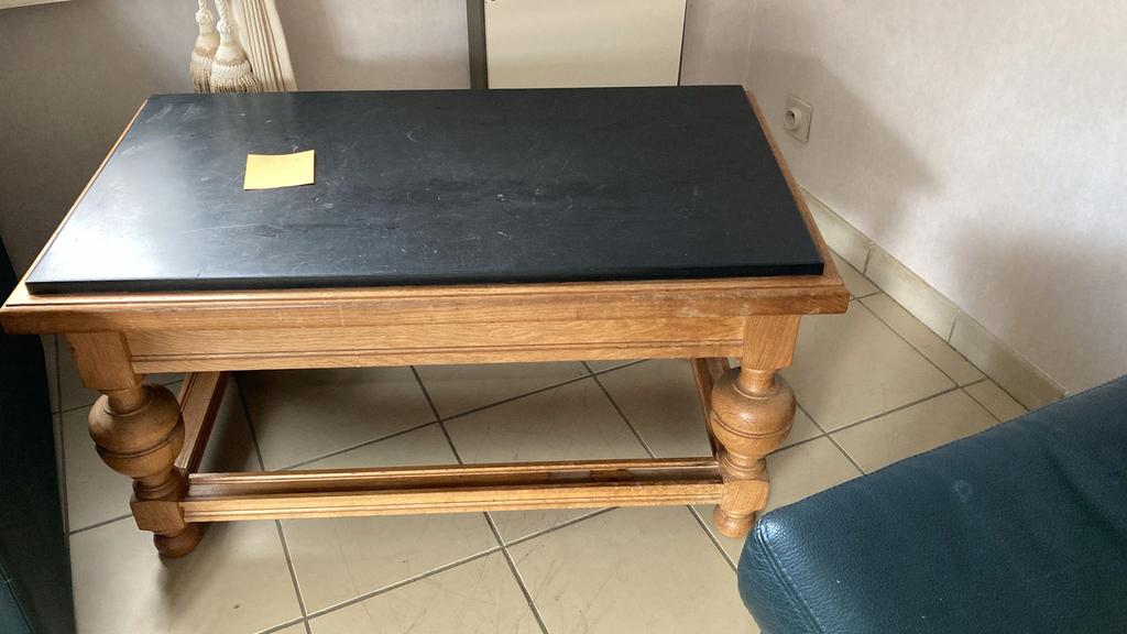 Robuuste eiken salontafel met leistenen blad, Huis en Inrichting, Ophalen, Gebruikt