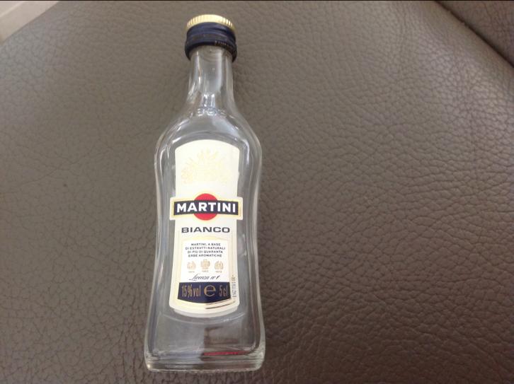Mini flesje Martini Bianco 5 cl ( leeg ), Verzamelen, Ophalen, Zo goed als nieuw