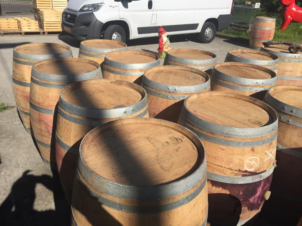 TONNEAU DE VIN BORDEAUX 225 L, Enlèvement ou Envoi, Utilisé, France, Vin rouge