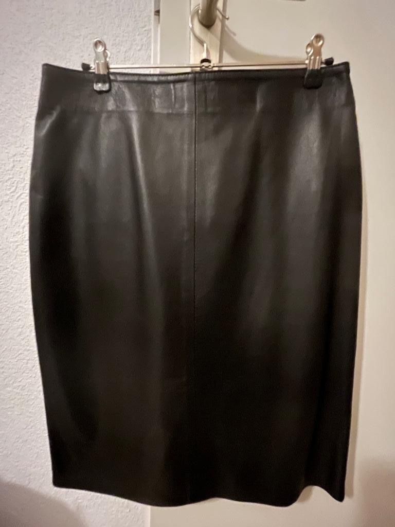 Jupe droite noire en cuir, Vêtements | Femmes, Jupes, Neuf, Autre, Taille 38/40 (M), Au-dessus du genou