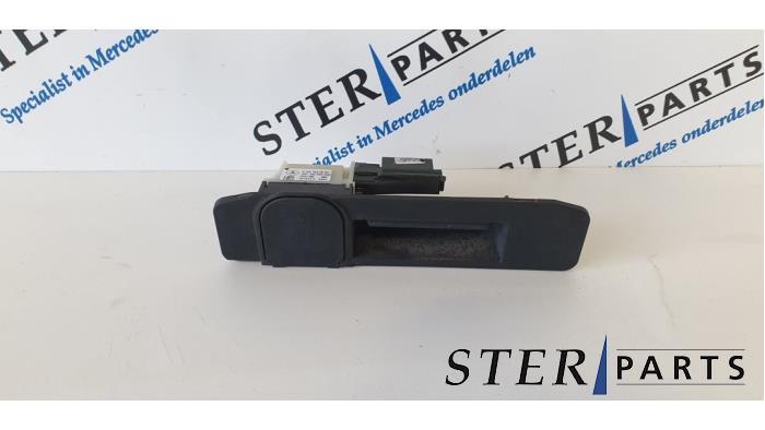 Poignée couvercle coffre d'un Mercedes ML-Klasse (NVT), 3 mois de garantie, Utilisé, -, -
