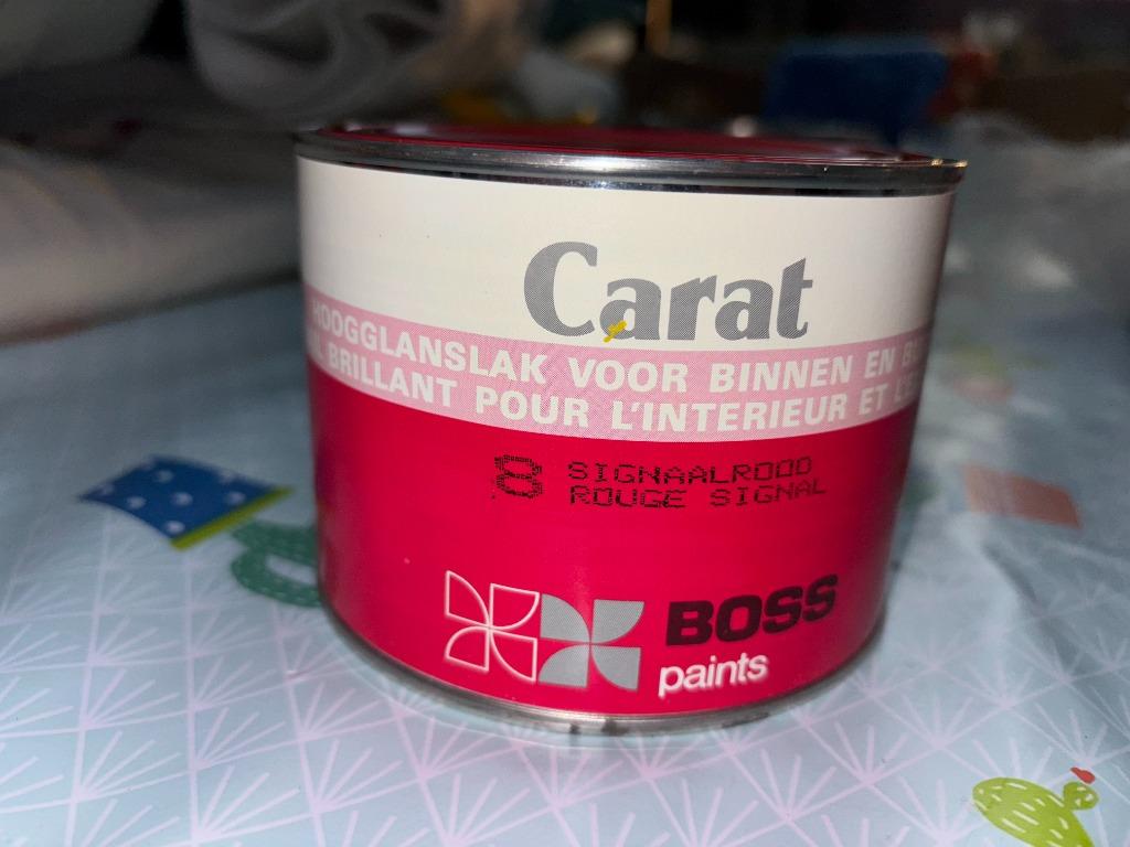 HOOGGLANSLAK – ROOD - CARAT – BOSS PAINTS, Doe-het-zelf en Bouw, Ophalen, Zo goed als nieuw, Lak, Minder dan 5 liter