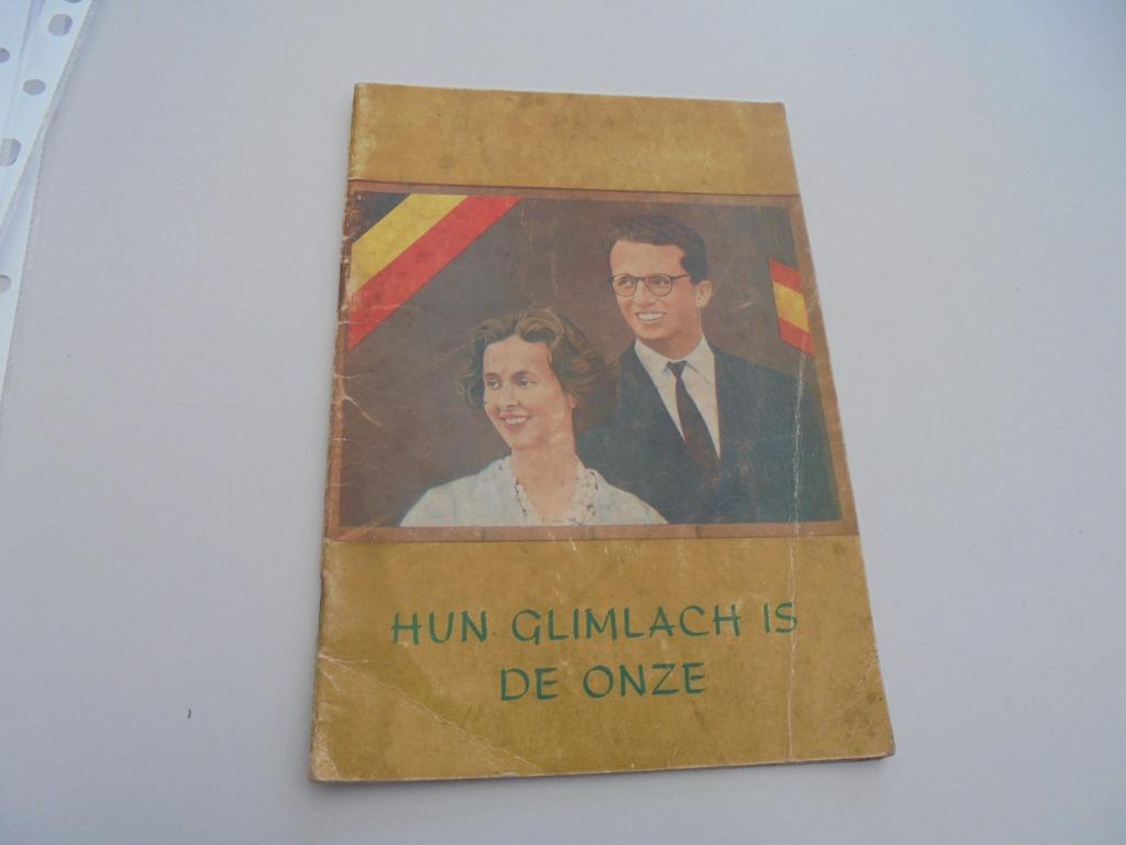 Hun glimlach is de onze, Verzamelen, Koningshuis en Royalty, Ophalen of Verzenden, Gebruikt, Tijdschrift of Boek