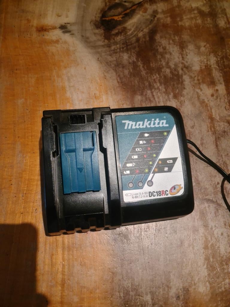 Chargeur de batterie Makita 18v neuf, Bricolage & Construction, Enlèvement ou Envoi