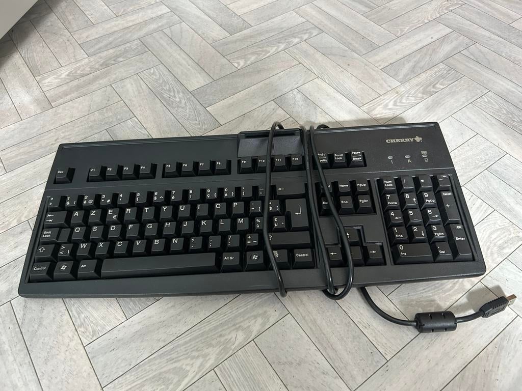 Cherry toestenbord met eid lezer, Computers en Software, Ophalen of Verzenden, Zo goed als nieuw