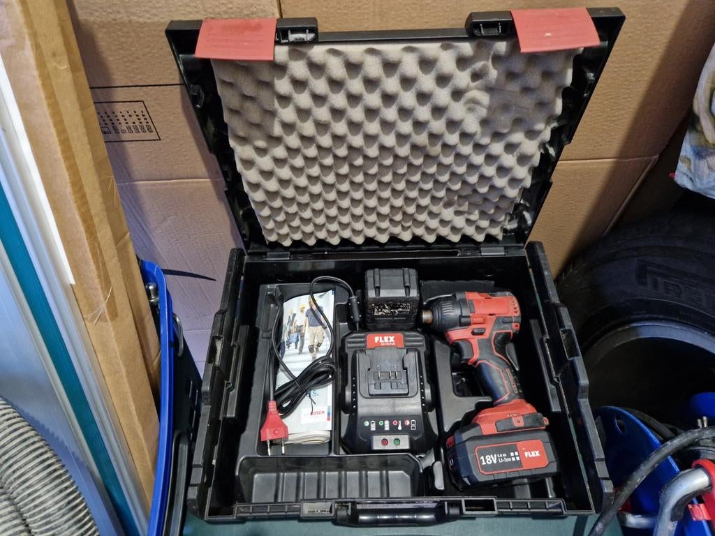 VISSEUSE A CHOC 2X BATTERIES + CHARGEUR, Enlèvement, Utilisé, Manuelle