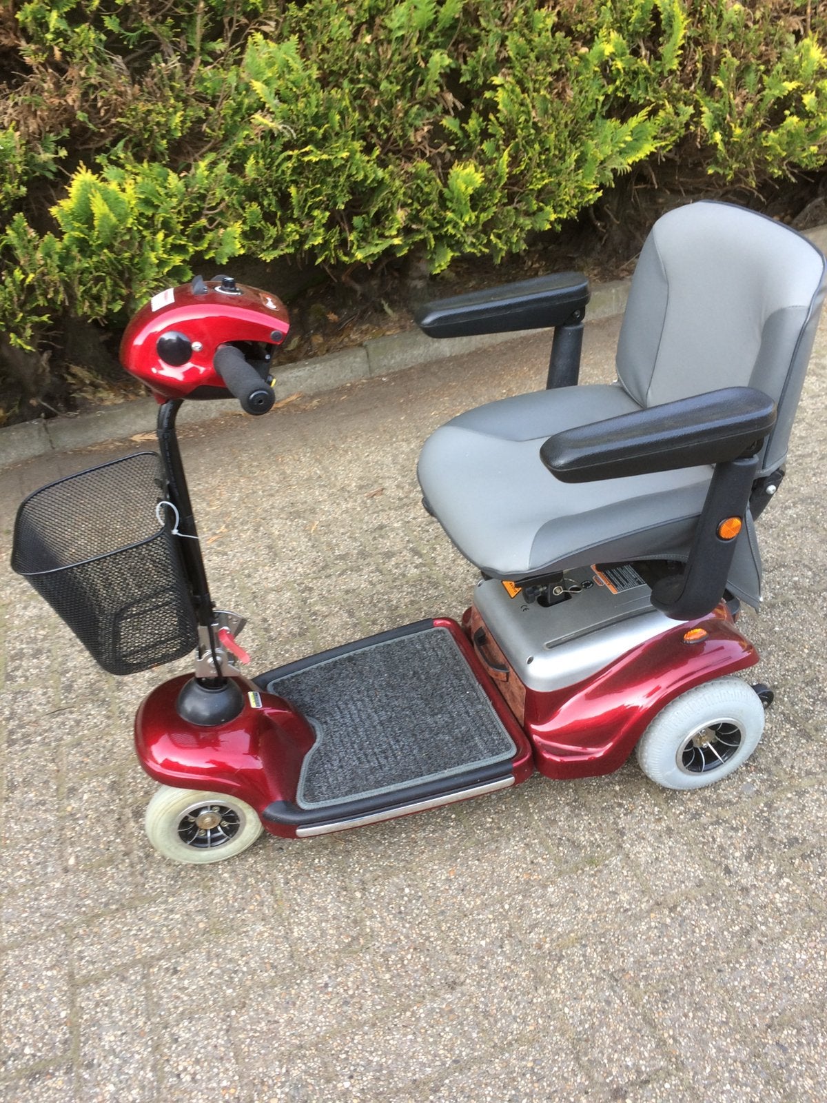 Demonstratie kleine scootmobiel past in de meeste auto’s, Diversen, Ophalen, Nieuw, Vermeiren