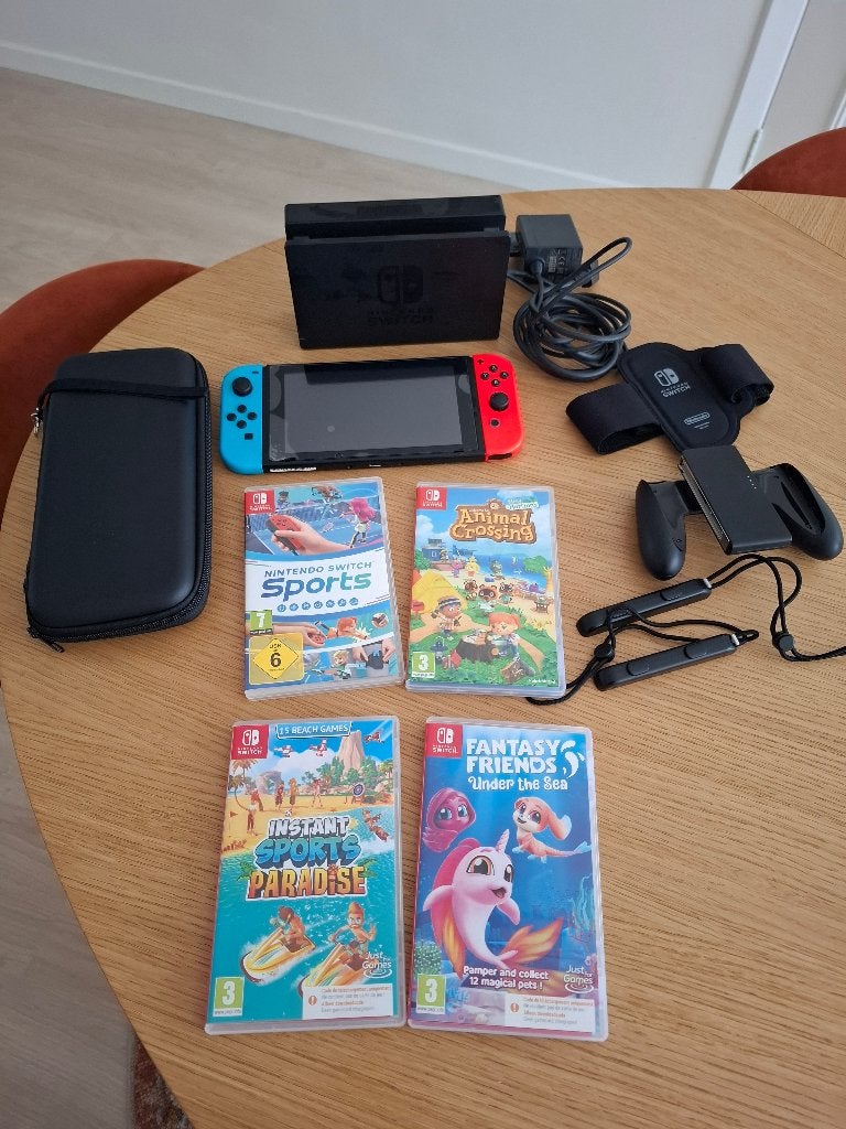 Nintendo switch 2019 UPGRADE nieuwstaat, Met games, Met 2 controllers, Zo goed als nieuw, Ophalen