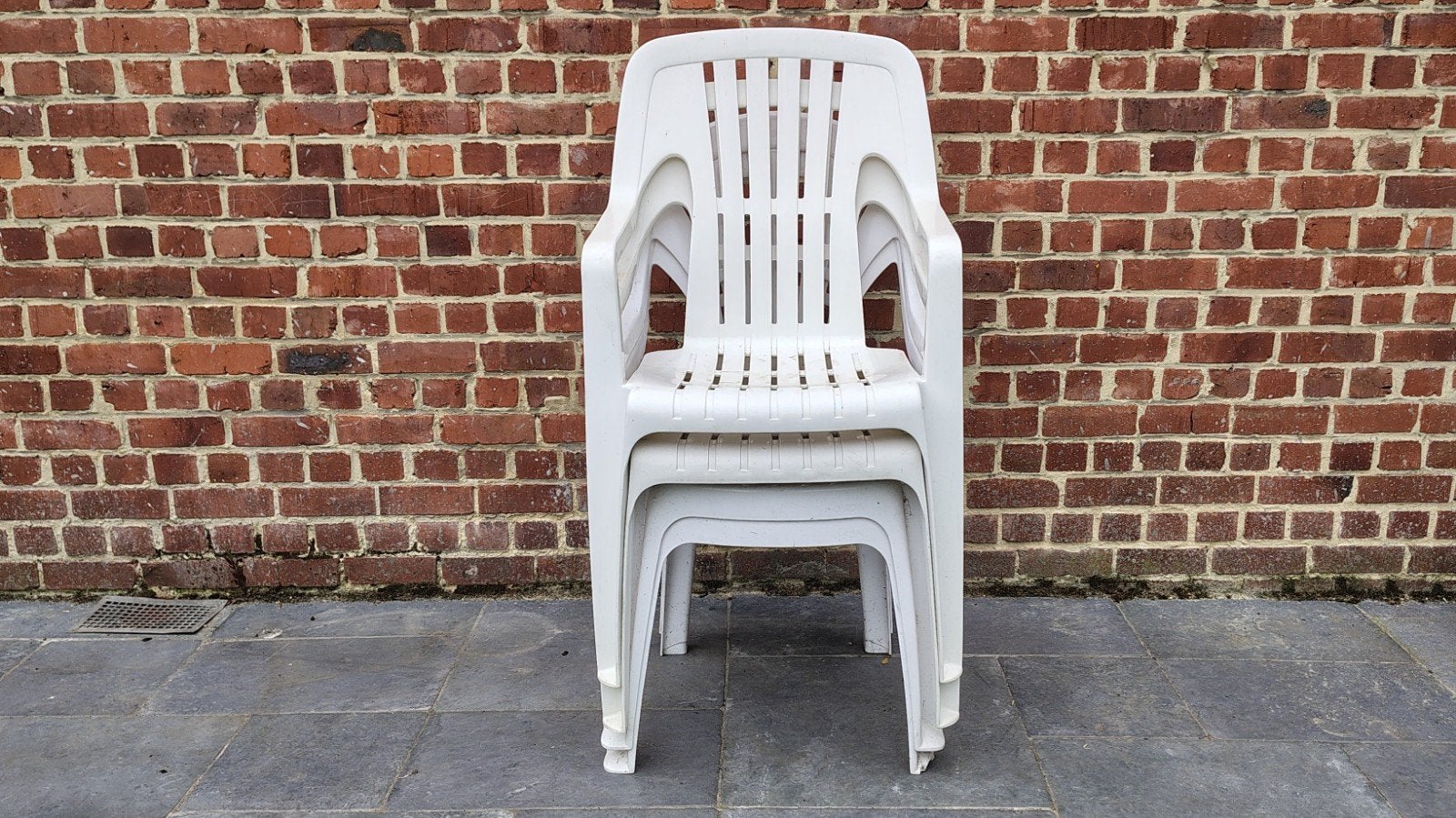 Lot 4 chaises de jardin en plastique blanc, Jardin & Terrasse, Chaises de jardin, Enlèvement, Plastique