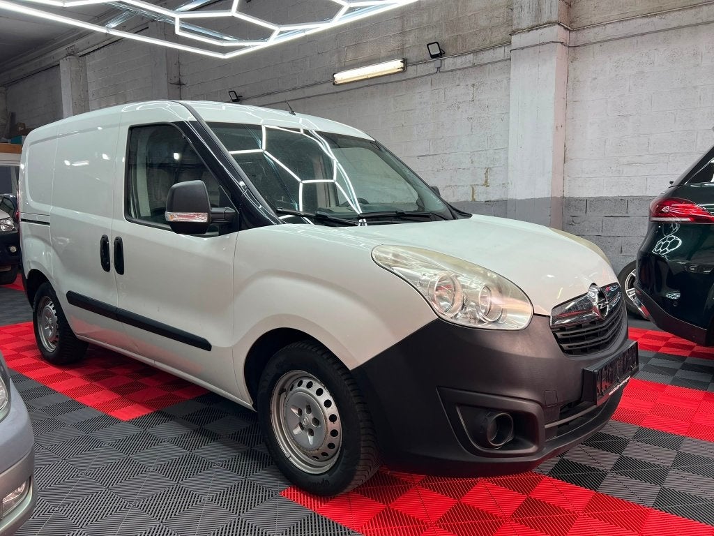 Opel Combo, Auto's, Opel, Voorwielaandrijving, Zwart, 4 cilinders, Wit