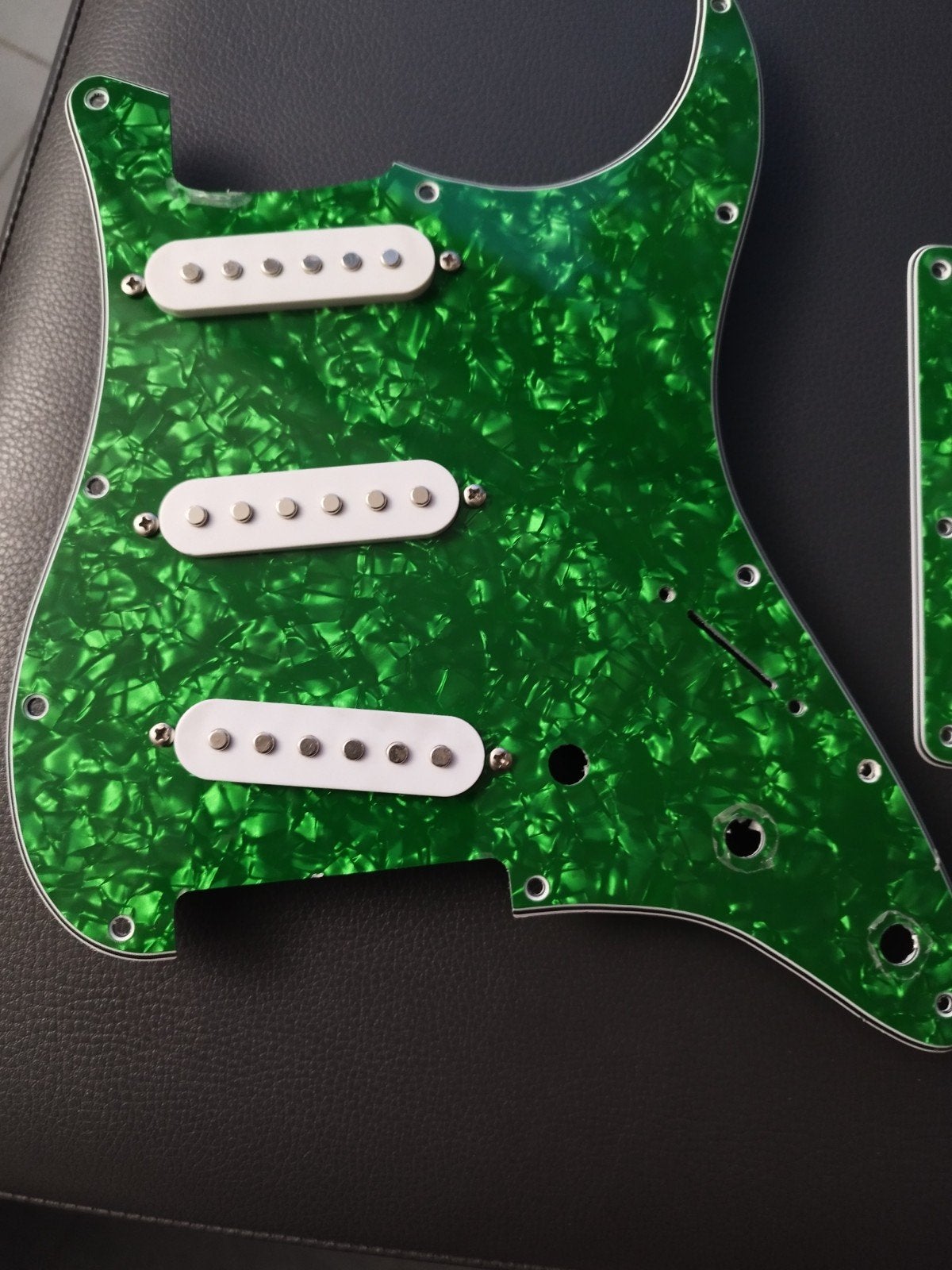 pickguard et plaque arrière neuf avec 3 micros, Musique & Instruments, Enlèvement ou Envoi