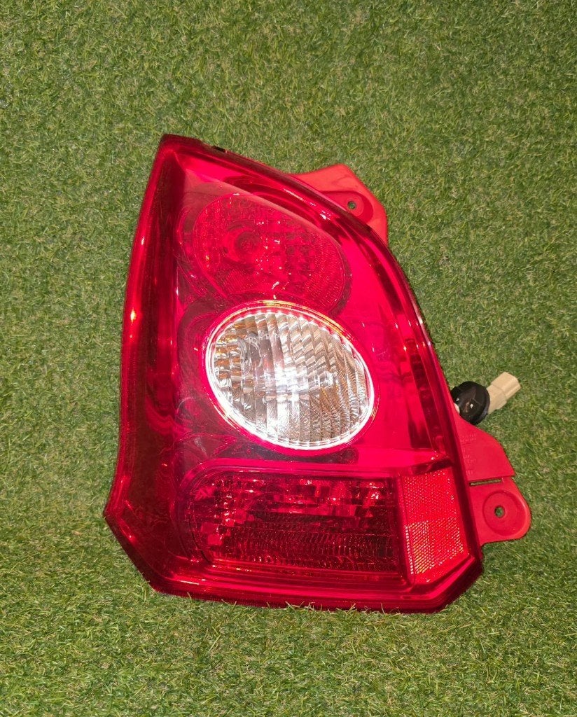 Achterlichten links Suzuki Alto/ Nissan Pixo van 2009 - 2015, Ophalen of Verzenden, Nissan