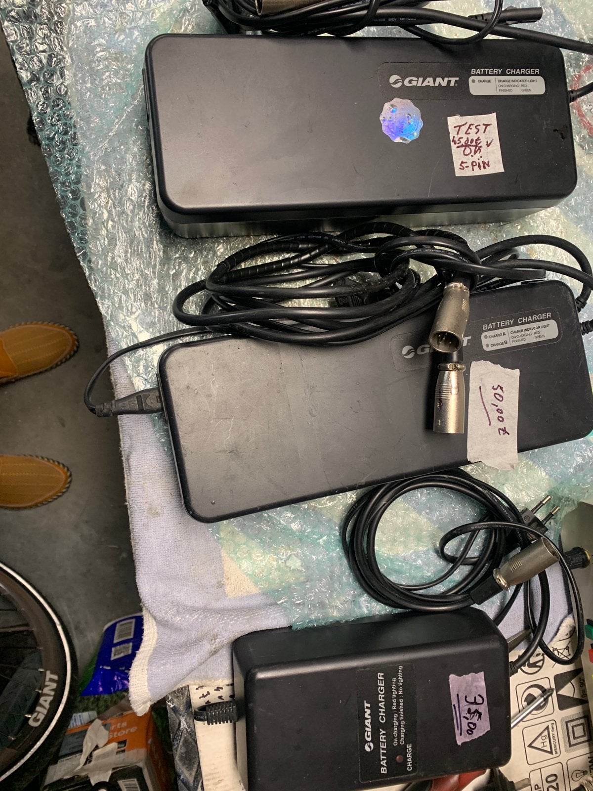 Chargeur Giant à 5 broches 42,4 volts, Vélos & Vélomoteurs, Enlèvement ou Envoi, Comme neuf, Giant