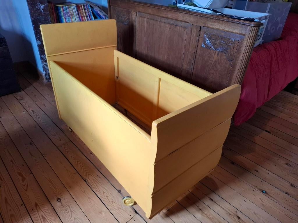 kinderbed vintage, Antiek en Kunst, Antiek | Meubels | Bedden, Ophalen