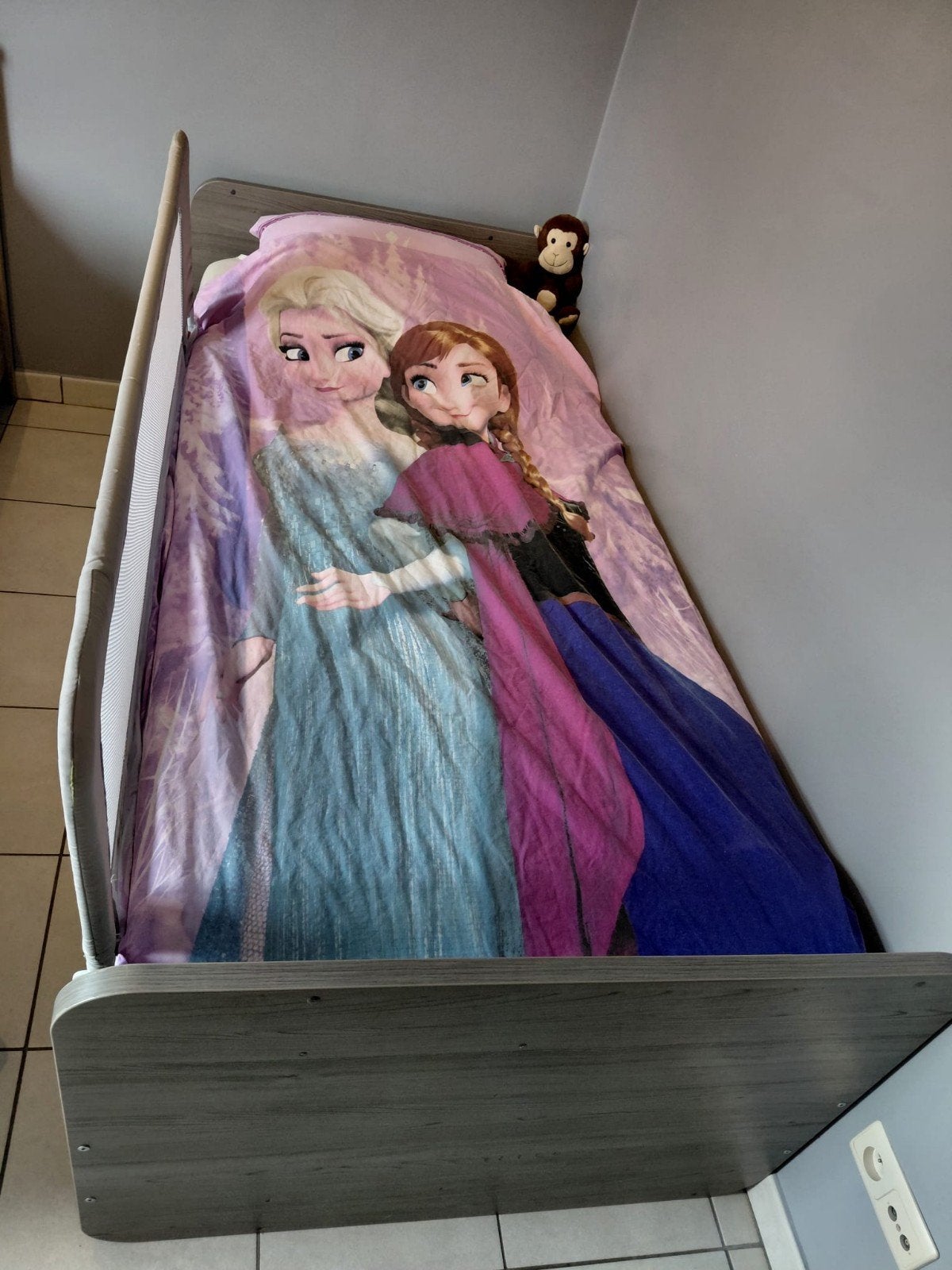 Ensemble de chambre de bébé magnifique et moderne — Dreambab, Enlèvement, Sommier à lattes