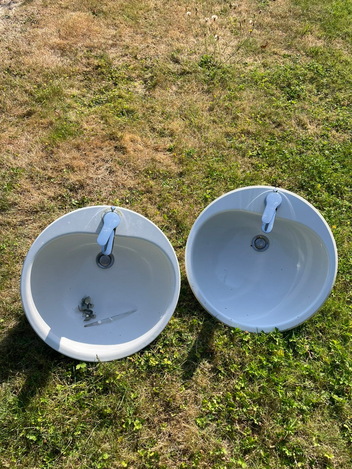 2 x Lavabo, Doe-het-zelf en Bouw, Sanitair, Ophalen, Gebruikt, Kraan