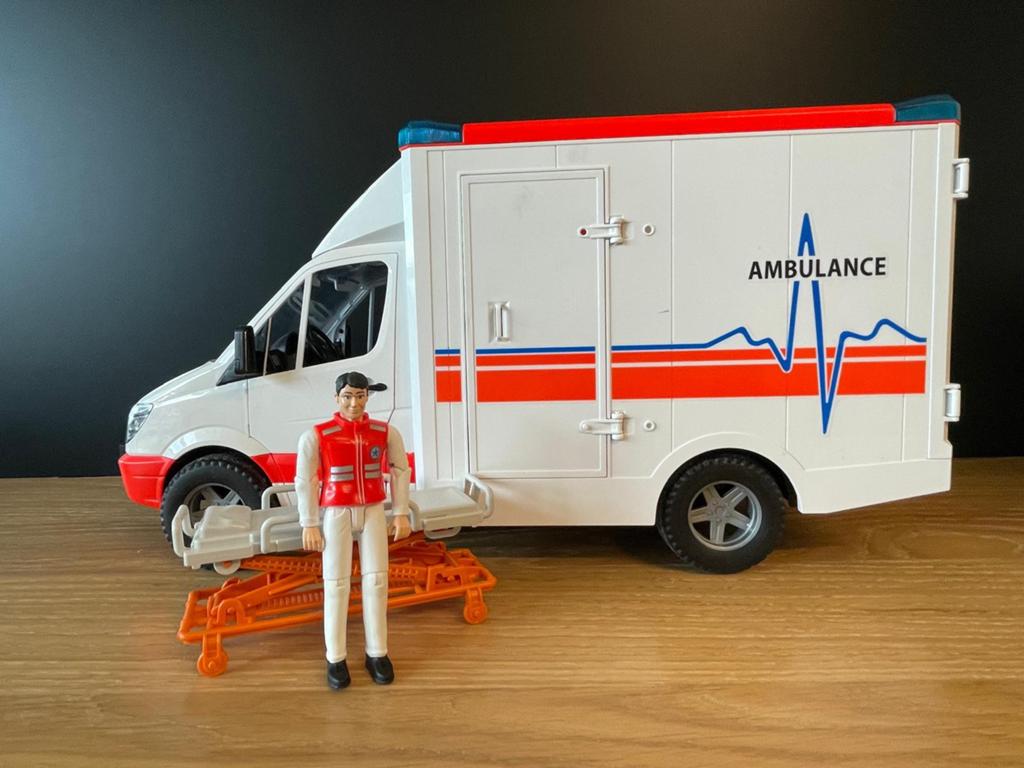 Bruder ambulance met poppetje en brancard maar ZONDER dak, Enlèvement