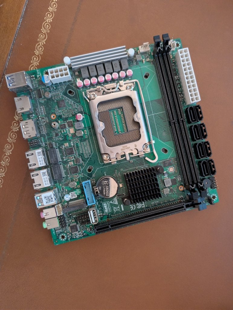 cwwk h670 NAS-moederbord - 8 SATA - 3 NVMe, Gebruikt, Lga 1700, Ophalen of Verzenden, Mini-ITX