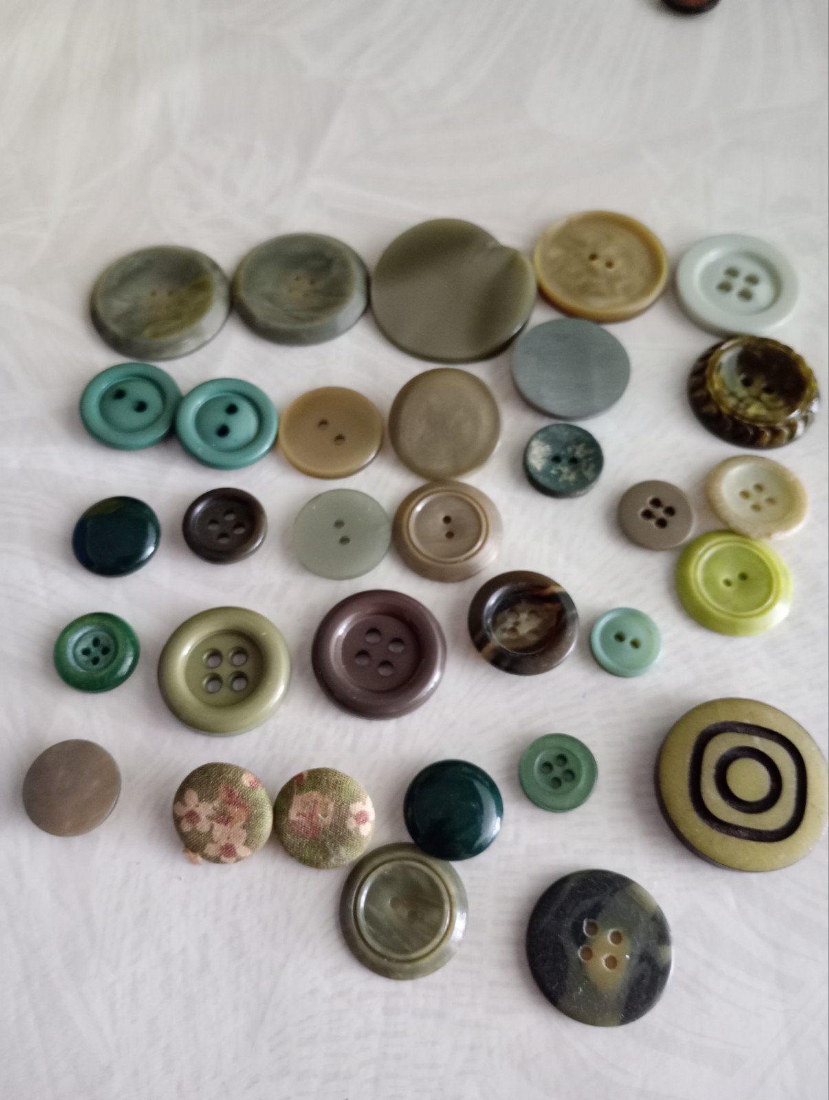 Lot de boutons de couture vintage – Nuances de vert et marro, Enlèvement ou Envoi