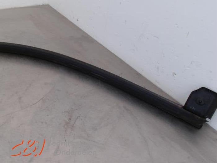 Joint caoutchouc portière 4portes arrière droite d'un Peug, -, 3 mois de garantie, Utilisé, -