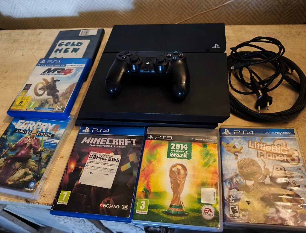 PS4 (1 TerraByte) + 30 Games, Enlèvement ou Envoi, Avec 1 manette, Avec jeux, Utilisé