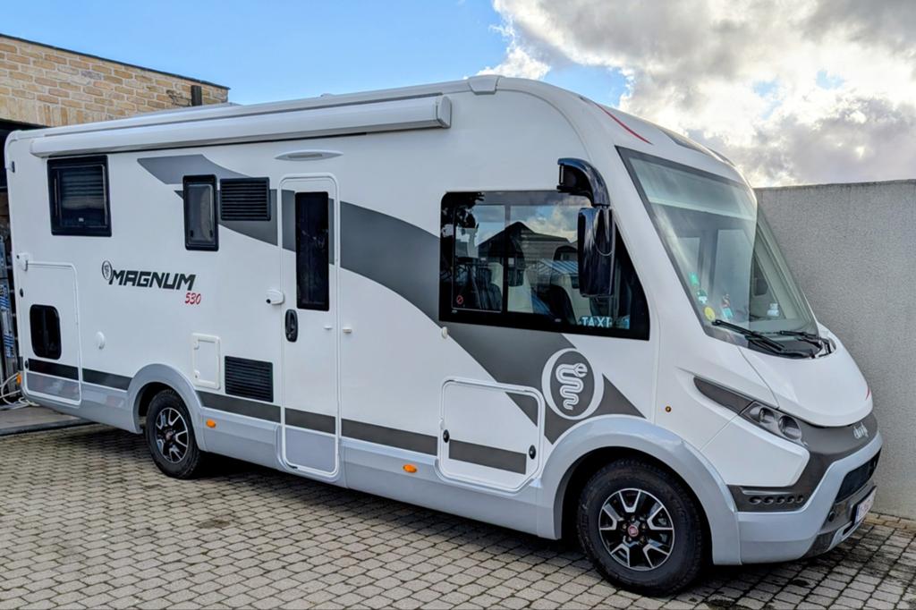 Elnagh magnum 350 superéquipé, Particulier
