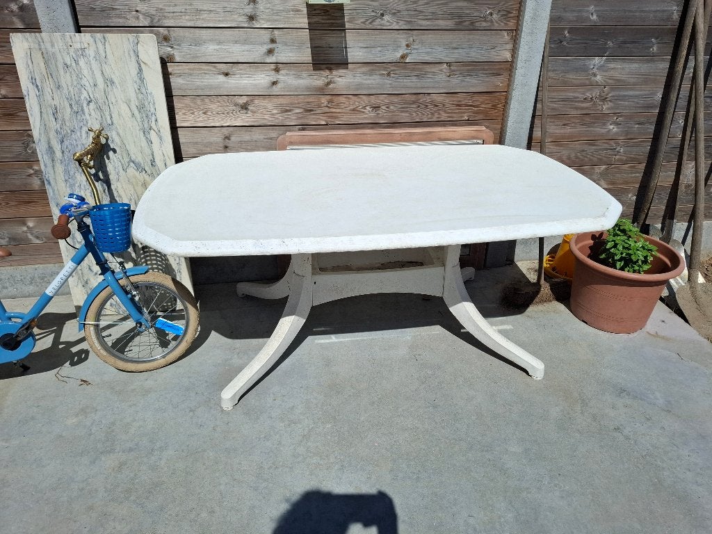 Gratis tuintafel, Jardin & Terrasse, Tables de jardin, Enlèvement, Utilisé, Ovale, Plastique