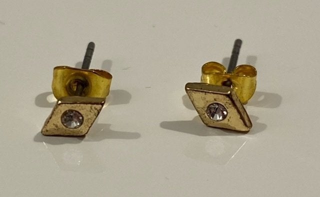 Goudkleurige ruitvormige oorbel met strass, Handtassen en Accessoires, Gebruikt, Ophalen of Verzenden, Knopjes of Stekers, Goud